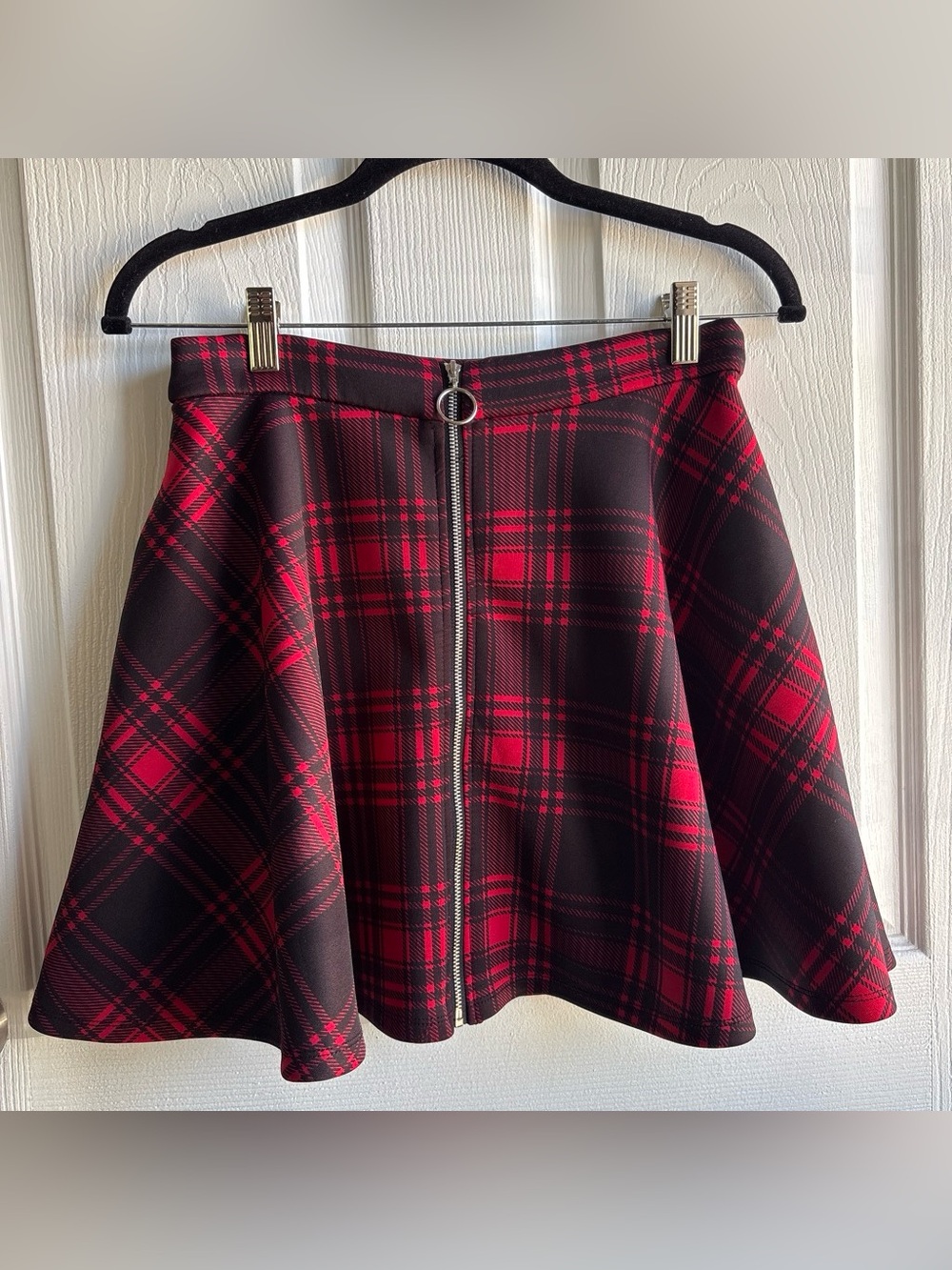 🍓Hot Topic Black and Red Plaid Circle Skirt with Front Ring Zip